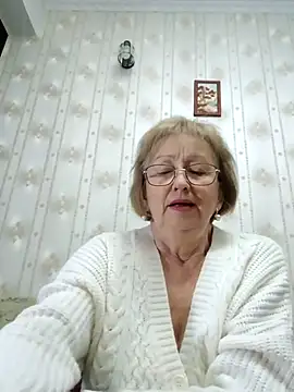 AlikaSwan5821 online show from November 13, 2025, 8:35 pm