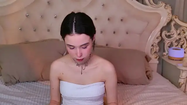 Snapshot of LANA_MILANO chatting on October 30, 2025, 11:19 am LANA MILANO online show from October 30, 2025, 11:19 am