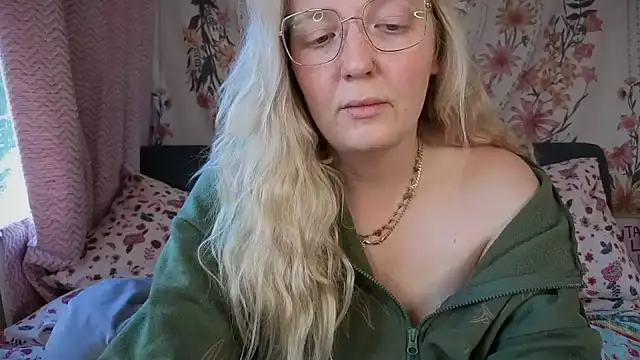 Daisyxoxo  online show from September 25, 2025, 8:31 am