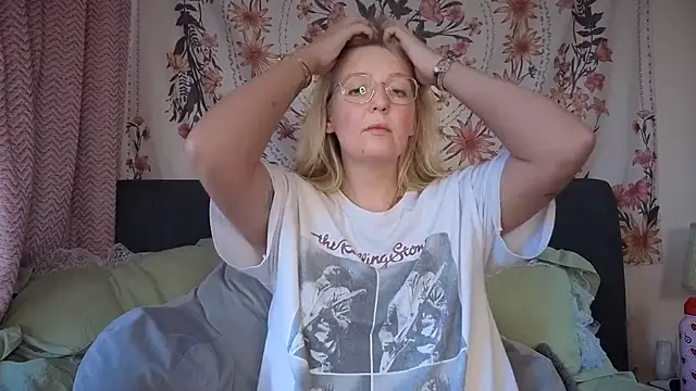 Daisyxoxo  online show from November 13, 2025, 9:46 am