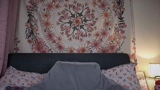 Daisyxoxo  online show from October 10, 2025, 8:09 pm