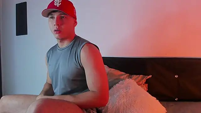 Snapshot of max_valiant1 chatting on September 22, 2025, 3:45 am max valiant1 online show from September 22, 2025, 3:45 am