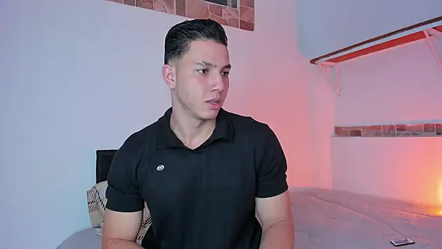 Snapshot of max_valiant1 chatting on September 19, 2025, 6:12 pm max valiant1 online show from September 19, 2025, 6:12 pm
