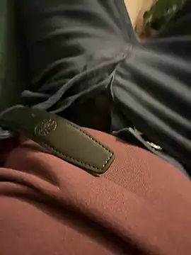 cumshot foryou online show from November 19, 2025, 9:37 pm