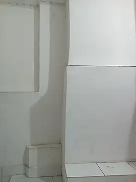 moreno25centimetro online show from February 2, 2026, 7:57 pm