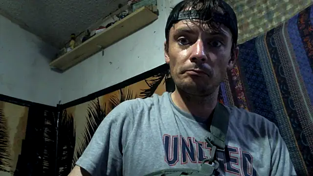 Snapshot of RichardW chatting on October 18, 2025, 7:21 am RichardW online show from October 18, 2025, 7:21 am