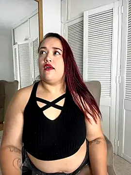 IvyPalacios online show from October 2, 2025, 11:46 am