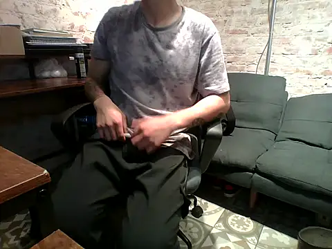 Snapshot of Molly_Erik chatting on March 2, 2026, 3:29 am Molly Erik online show from March 2, 2026, 3:29 am