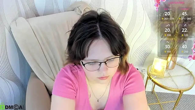 Nina Lunaa online show from October 3, 2025, 1:31 am