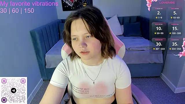 Nina Lunaa online show from October 5, 2025, 1:07 am