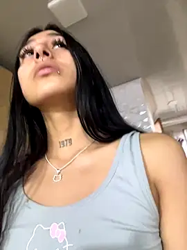 Violeet Smith online show from October 1, 2025, 11:19 pm