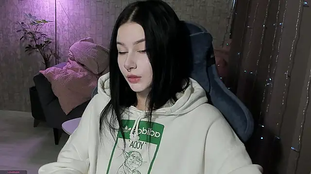 AlinaGreeeen online show from September 27, 2025, 4:40 am