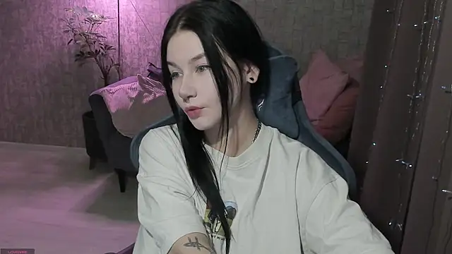 AlinaGreeeen online show from October 6, 2025, 2:35 am
