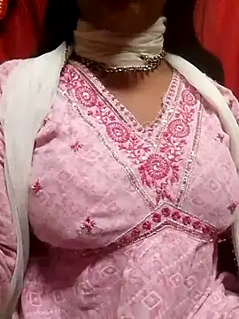 Snapshot of Babe_Doll04 chatting on December 2, 2025, 10:06 am Babe Doll04 online show from December 2, 2025, 10:06 am