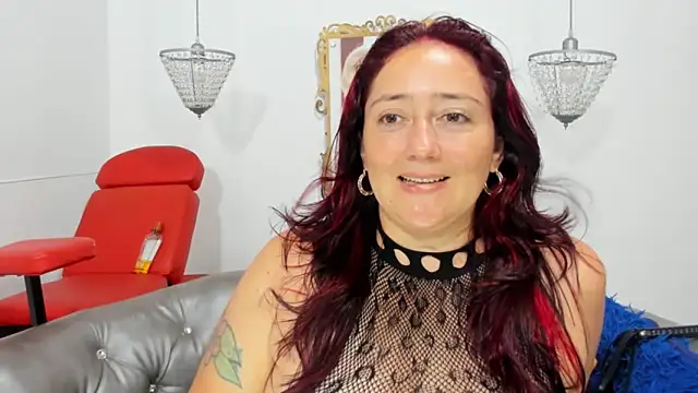 Snapshot of naughty_milf_esmeralda chatting on May 15, 2026, 2:37 pm naughty milf esmeralda online show from May 15, 2026, 2:37 pm