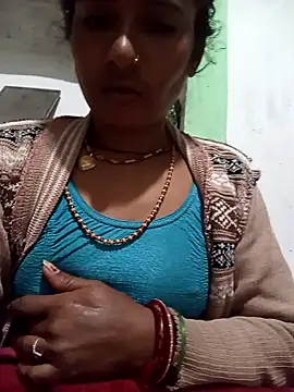 Snapshot of MISS_LOVE_001 chatting on December 5, 2025, 6:28 pm MISS LOVE 001 online show from December 5, 2025, 6:28 pm