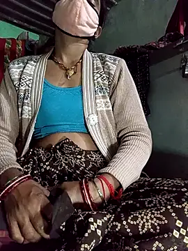 Snapshot of MISS_LOVE_001 chatting on October 29, 2025, 2:27 pm MISS LOVE 001 online show from October 29, 2025, 2:27 pm