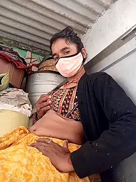 Snapshot of MISS_LOVE_001 chatting on October 24, 2025, 5:50 am MISS LOVE 001 online show from October 24, 2025, 5:50 am