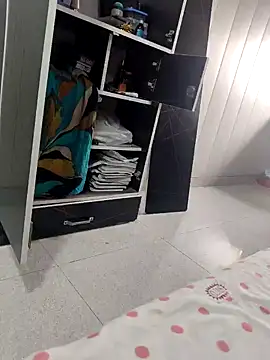 Snapshot of Radhika_01 chatting on November 13, 2025, 4:38 am Radhika 01 online show from November 13, 2025, 4:38 am