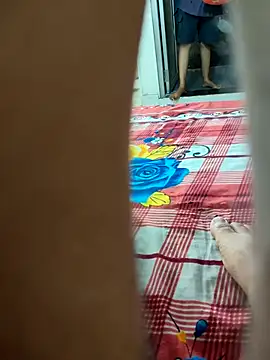 Snapshot of Radhika_01 chatting on October 9, 2025, 1:39 am Radhika 01 online show from October 9, 2025, 1:39 am