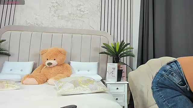 DaryaReed online show from November 10, 2025, 5:12 am