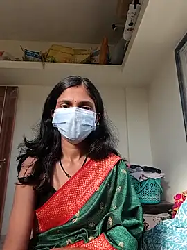 Snapshot of Shivani2002 chatting on December 14, 2025, 10:32 am Shivani2002 online show from December 14, 2025, 10:32 am