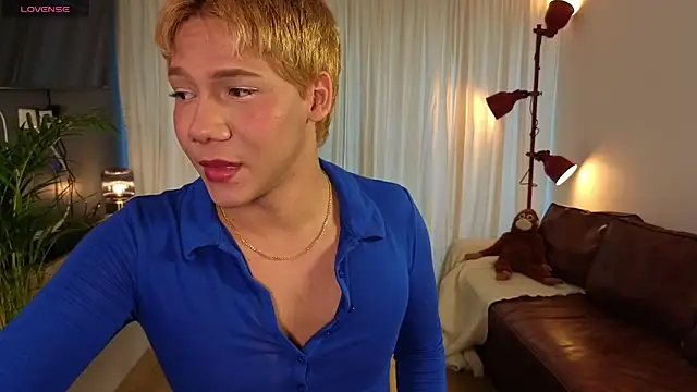 Snapshot of ConnieVarela chatting on October 14, 2025, 10:09 pm ConnieVarela online show from October 14, 2025, 10:09 pm