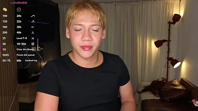 Snapshot of ConnieVarela chatting on October 15, 2025, 10:40 pm ConnieVarela online show from October 15, 2025, 10:40 pm