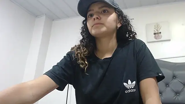 Giia Monroe online show from February 4, 2026, 3:29 pm