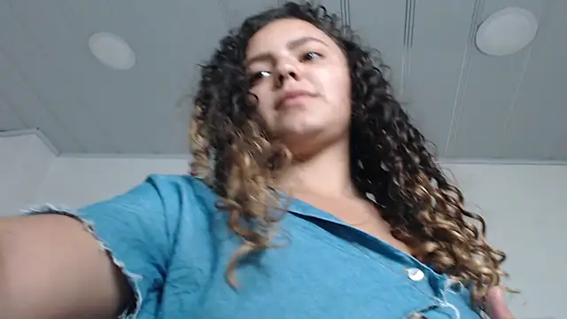 Giia Monroe online show from February 1, 2026, 2:48 pm