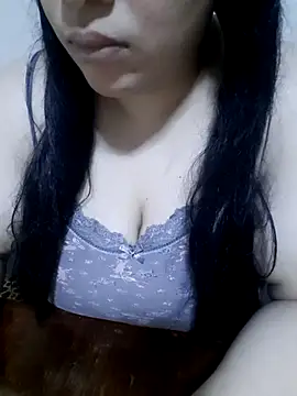 Snapshot of Madam-bezoul- chatting on October 18, 2025, 7:27 pm Madam-bezoul- online show from October 18, 2025, 7:27 pm