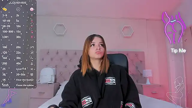 Snapshot of MadisonSky_ chatting on November 21, 2025, 12:48 pm MadisonSky online show from November 21, 2025, 12:48 pm