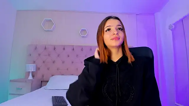 Snapshot of MadisonSky_ chatting on October 18, 2025, 12:40 pm MadisonSky online show from October 18, 2025, 12:40 pm