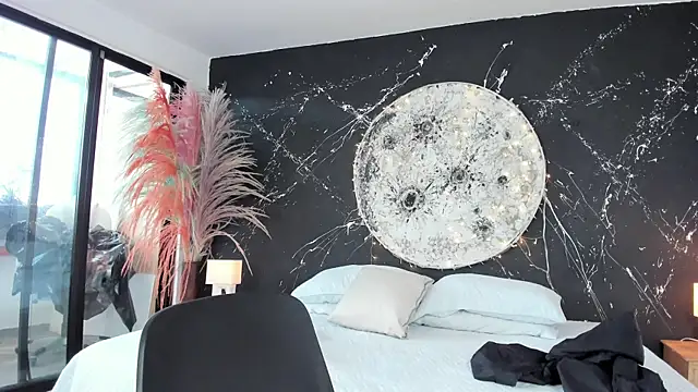 Snapshot of MadisonSky_ chatting on December 14, 2025, 1:17 pm MadisonSky online show from December 14, 2025, 1:17 pm