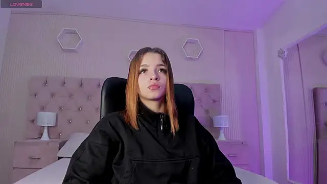 Snapshot of MadisonSky_ chatting on November 14, 2025, 1:04 pm MadisonSky online show from November 14, 2025, 1:04 pm