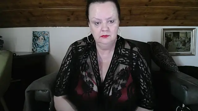 Snapshot of TiffanyMature chatting on June 18, 2026, 7:29 am TiffanyMature online show from June 18, 2026, 7:29 am