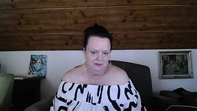 Snapshot of TiffanyMature chatting on July 28, 2026, 3:21 pm TiffanyMature online show from July 28, 2026, 3:21 pm