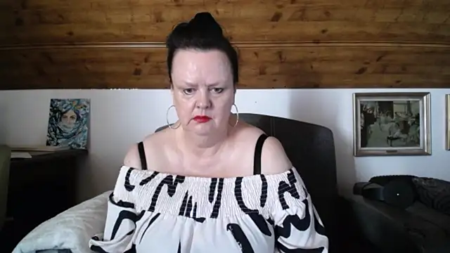 Snapshot of TiffanyMature chatting on July 30, 2026, 8:24 am TiffanyMature online show from July 30, 2026, 8:24 am