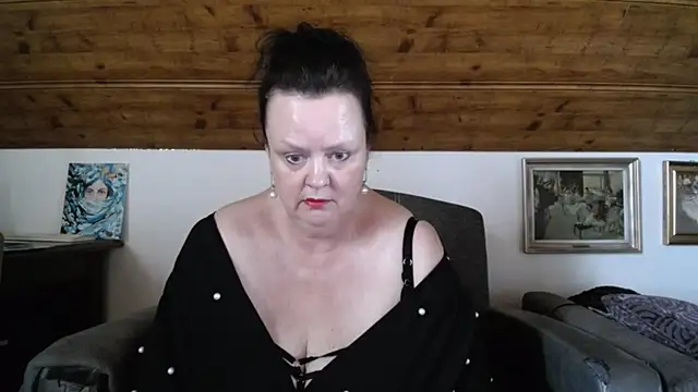 Snapshot of TiffanyMature chatting on July 8, 2026, 2:07 pm TiffanyMature online show from July 8, 2026, 2:07 pm