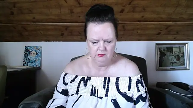 Snapshot of TiffanyMature chatting on July 24, 2026, 9:16 am TiffanyMature online show from July 24, 2026, 9:16 am