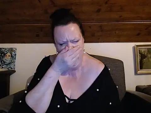 Snapshot of TiffanyMature chatting on July 15, 2026, 8:05 pm TiffanyMature online show from July 15, 2026, 8:05 pm