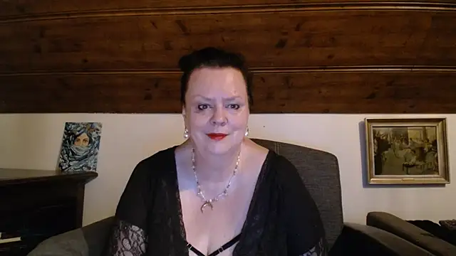 Snapshot of TiffanyMature chatting on May 28, 2026, 8:26 pm TiffanyMature online show from May 28, 2026, 8:26 pm