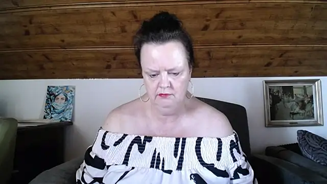 Snapshot of TiffanyMature chatting on July 22, 2026, 6:15 am TiffanyMature online show from July 22, 2026, 6:15 am