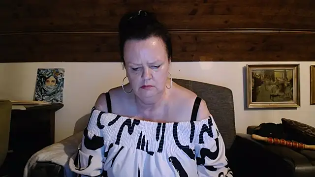 Snapshot of TiffanyMature chatting on July 30, 2026, 8:30 pm TiffanyMature online show from July 30, 2026, 8:30 pm