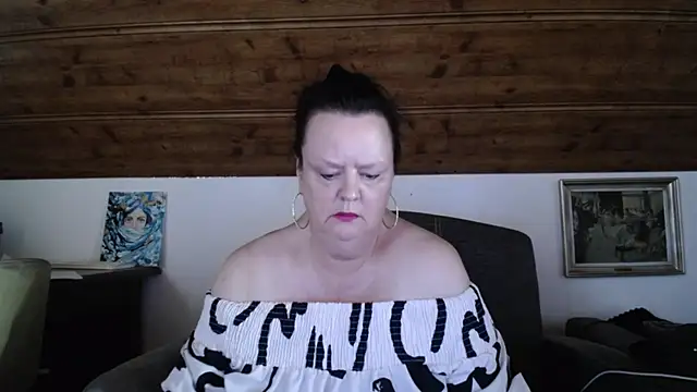 Snapshot of TiffanyMature chatting on July 28, 2026, 2:13 pm TiffanyMature online show from July 28, 2026, 2:13 pm