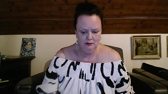 Snapshot of TiffanyMature chatting on June 12, 2026, 7:11 pm TiffanyMature online show from June 12, 2026, 7:11 pm
