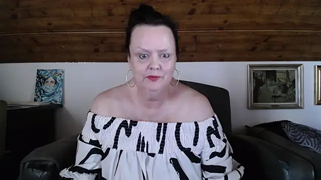 Snapshot of TiffanyMature chatting on July 9, 2026, 2:16 pm TiffanyMature online show from July 9, 2026, 2:16 pm