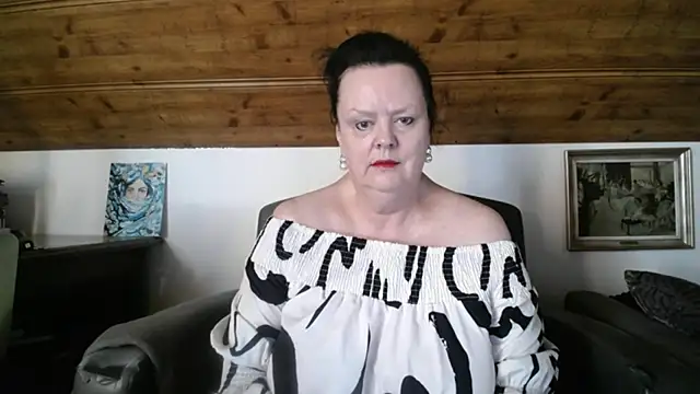 Snapshot of TiffanyMature chatting on June 17, 2026, 7:08 am TiffanyMature online show from June 17, 2026, 7:08 am