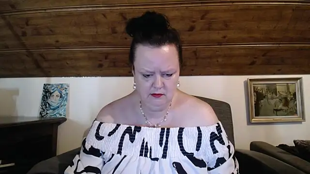 Snapshot of TiffanyMature chatting on May 29, 2026, 8:31 am TiffanyMature online show from May 29, 2026, 8:31 am