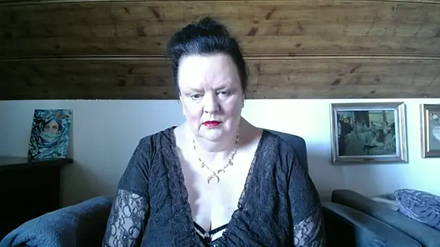 TiffanyMature online show from April 25, 2026, 2:25 pm